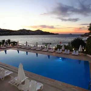 Resort Cactus Mirage Family Club